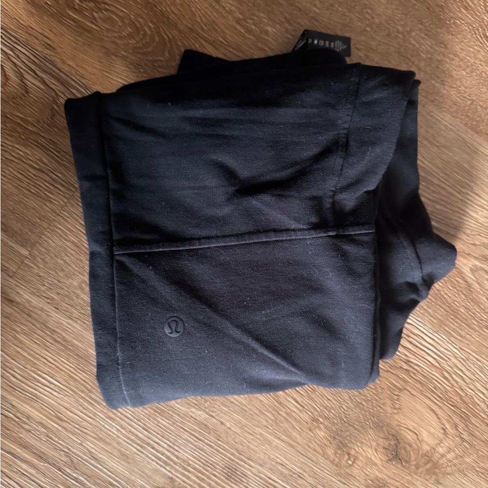 Navy blue tapered lululemon athletic men’s sweat pants
